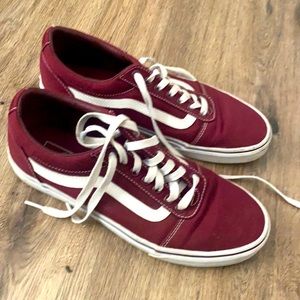 Burgundy 9.5 men’s vans